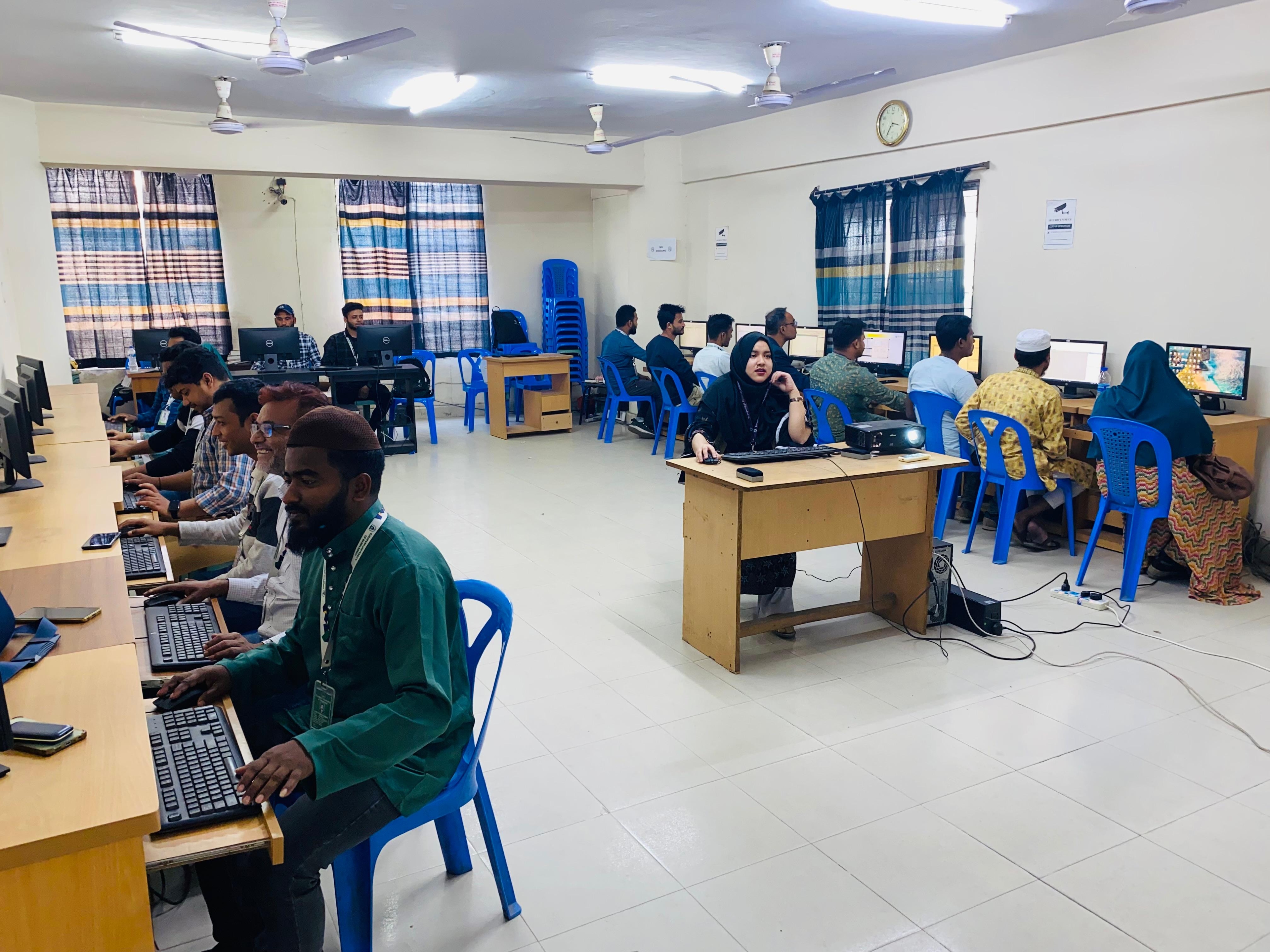 Computer lab with students working on engineering software