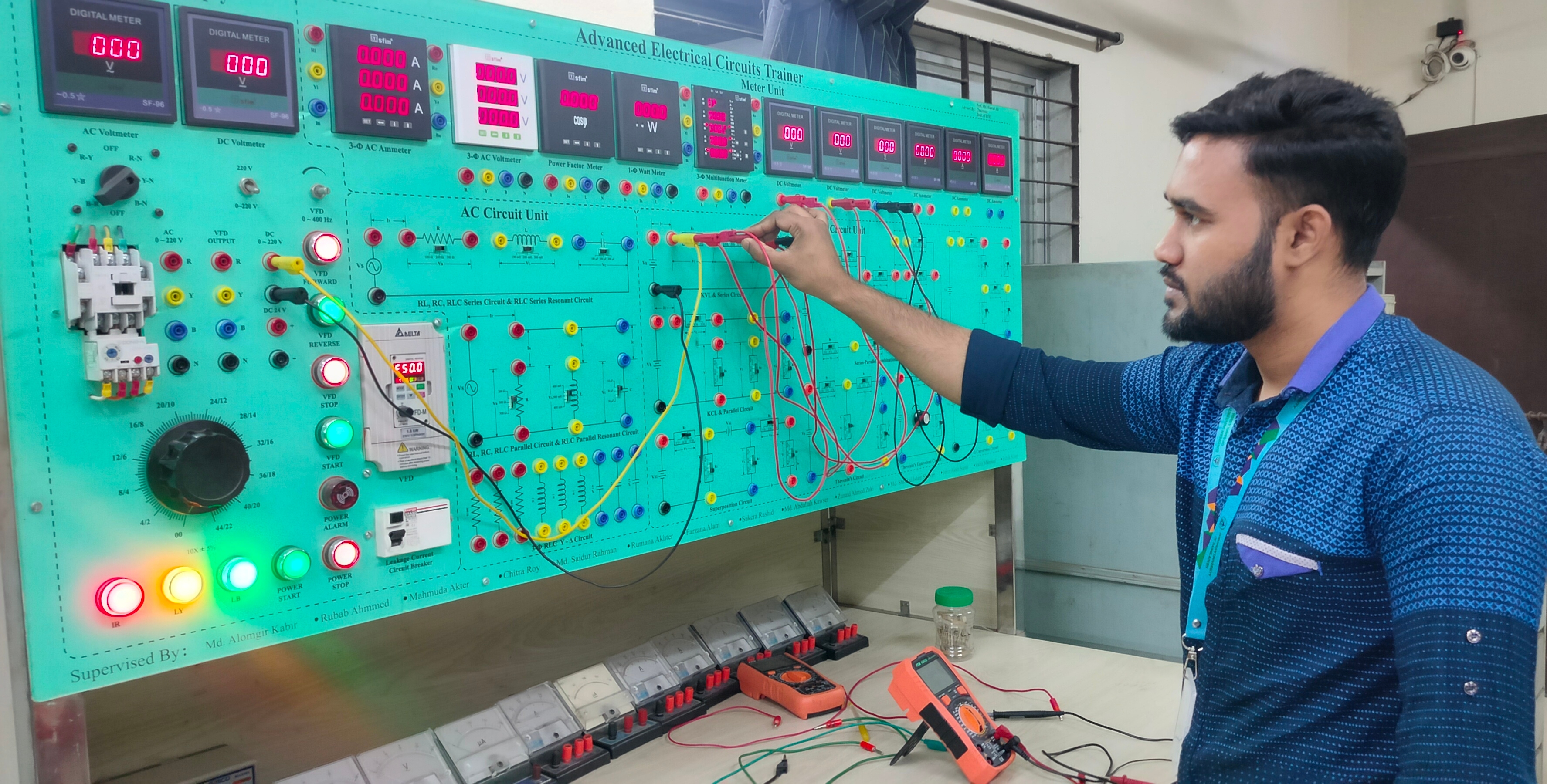 Electrical Circuits Lab